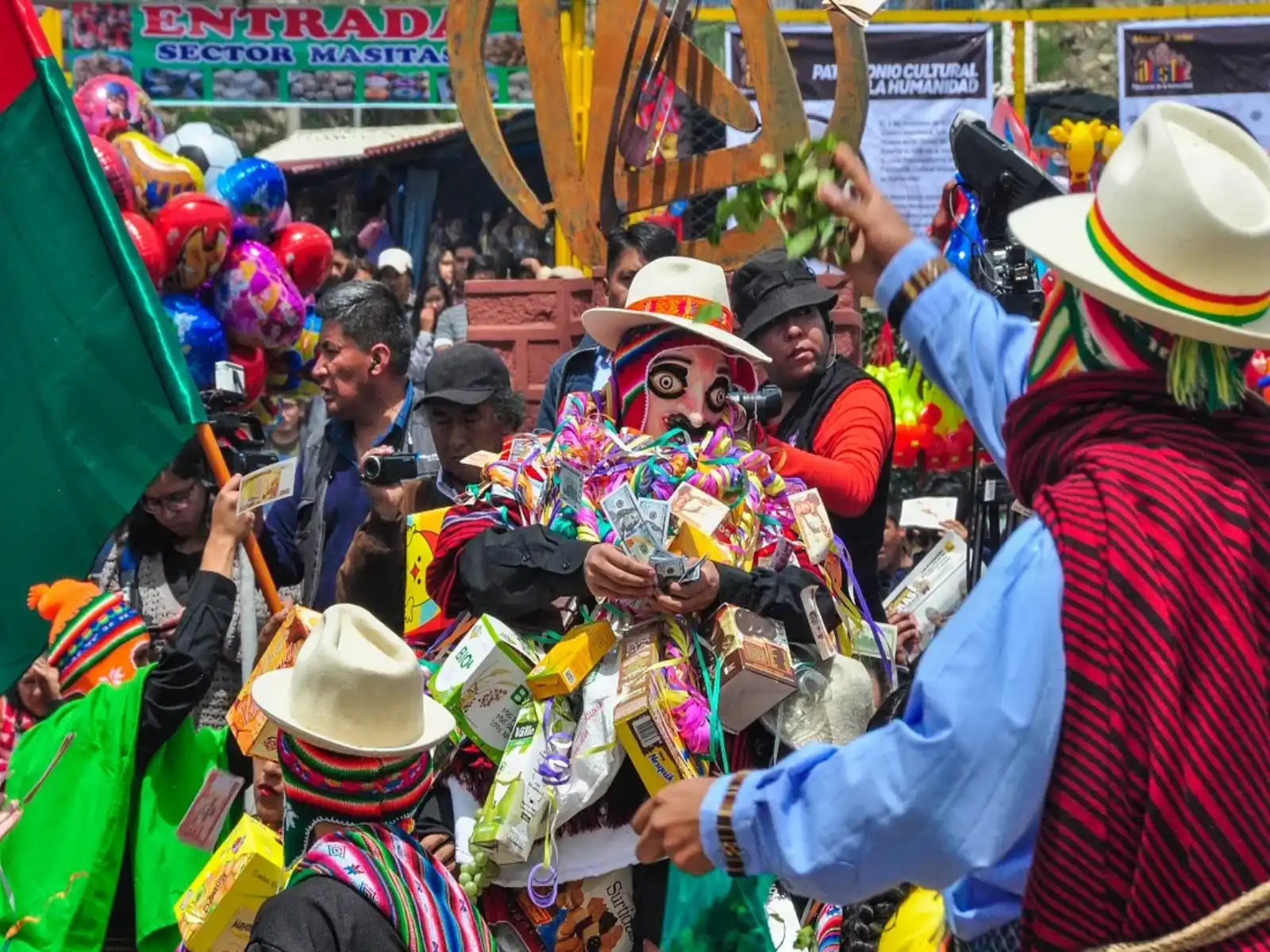 10 atractivos de Alasita que debes conocer de la ciudad de La Paz