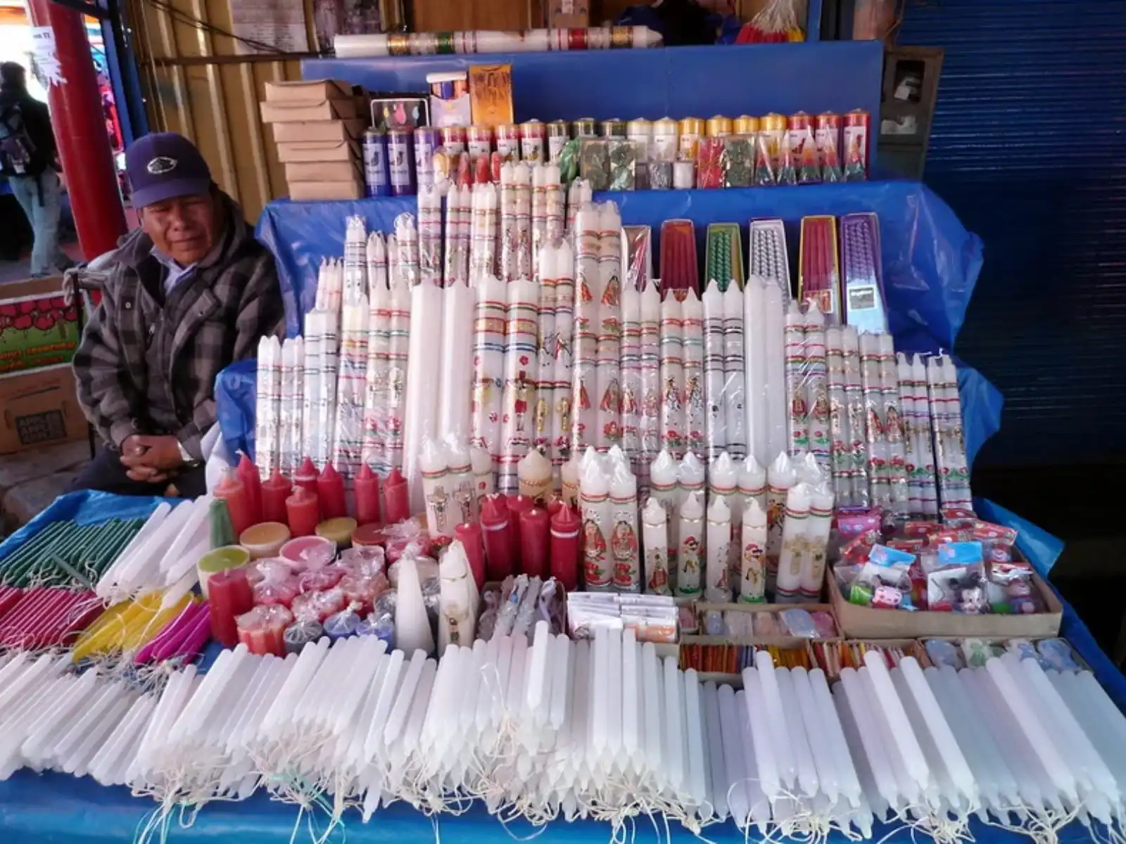 Artesanos de Bolivia: Maestros del Arte, Guardianes de la Tradición